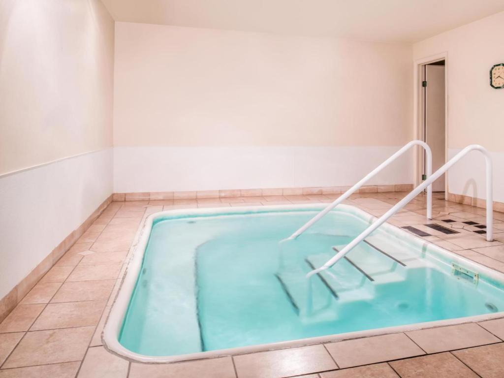 Travelodge By Wyndham Kalispell Esterno foto